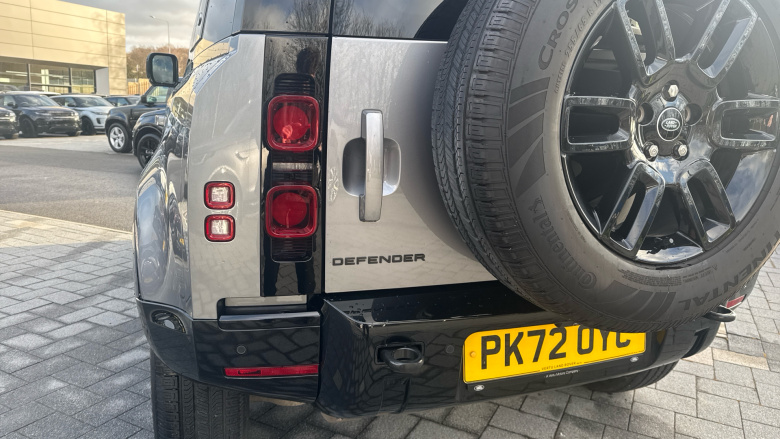 Land Rover Defender 3.0 D250 X-Dynamic SE 110 5dr Auto Diesel Estate